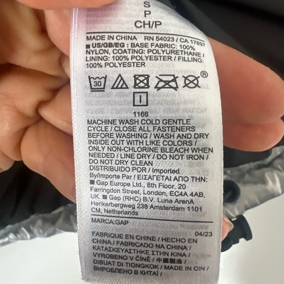 Silver Puff Crop Jacket from Gap. Size S. - Picture 5 of 5